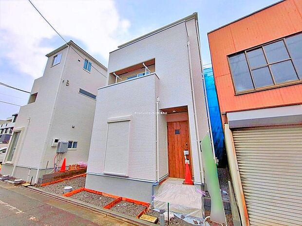 【現地外観写真】≪現地(2026年3月)撮影≫
大切な住まいだからこそ、街並みの雰囲気や周辺環境の安心感を、ぜひ現地でご体感ください!