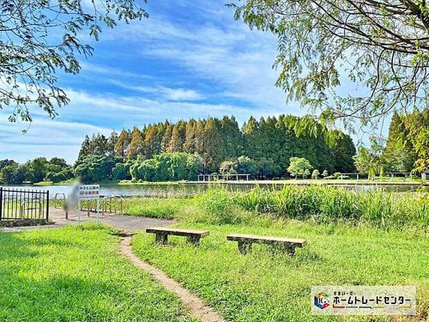みさと公園(約700m)