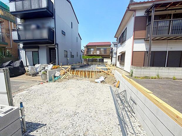 【現地外観写真】現地（2026年5月）撮影
防署や警察署など防災拠点となる建物に求められる最も高い耐震性能を持つ住宅基準で、震度7ほどの地震にも耐えられる安心の設計です♪