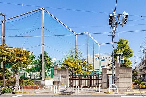 江東区立砂町中学校(約250m)