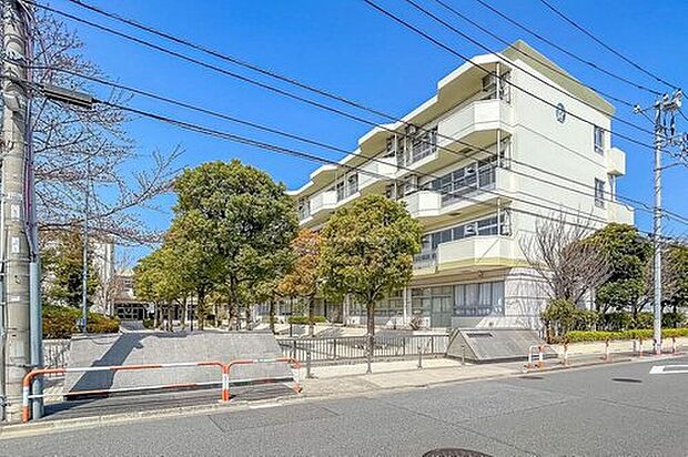 足立区立入谷南中学校(約1,400m)