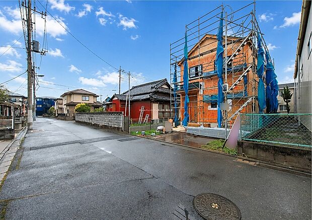 【現地外観写真】≪内覧以外にも資金計画やライフプランに寄り添ったご提案をいたします♪≫東武伊勢崎線「草加」駅、つくばエクスプレス「八潮」駅の2路線2駅へスムーズなアクセス♪