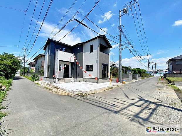 【前面道路含む現地写真】≪内覧以外にも資金計画やライフプランに寄り添ったご提案をいたします♪≫
南道路接道の角地☆それぞれの方角から光が入ってくるため日当たりがよく開放感が得られます◎