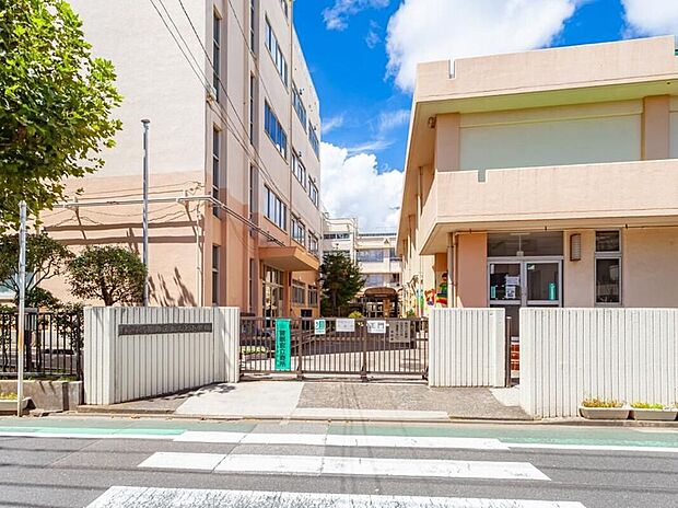 葛飾区立二上小学校（約350m）