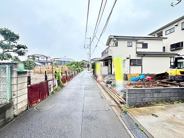 【前面道路含む現地写真】≪見学予約可能!≫小学校まで徒歩9分!最寄りスーパーまで徒歩5分!ご家族みんなが暮らしやすいエリアです♪
