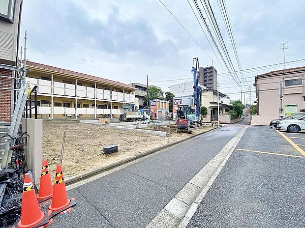 【前面道路含む現地写真】住宅性能評価の6項目で最高等級を取得した安心安全な住まいです。画像だけでは把握できないこともございますので、是非現地でお確かめください。 現地(2026年7月)撮影