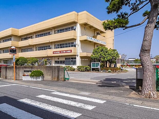 三郷市立八木郷小学校(約290m)