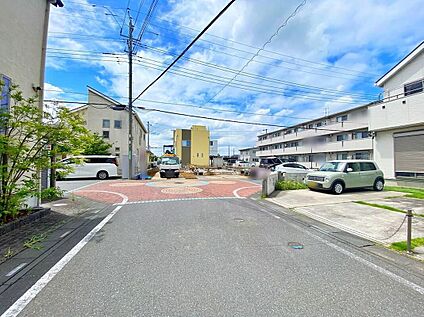 分譲地の外観（前面道路）