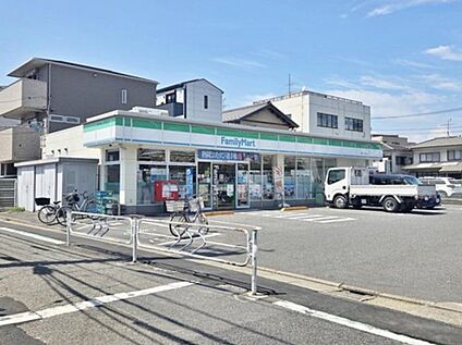 ファミリーマート瑞江一丁目店 100m(徒歩2分)