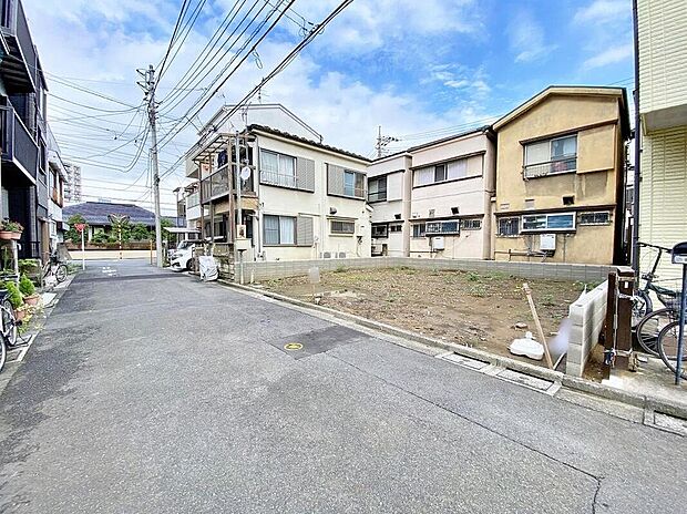 【前面道路含む現地写真】≪内覧以外にも資金計画やライフプランに寄り添ったご提案をいたします♪≫
徒歩10分圏内に複数のスーパーがあります!毎日のお買い物に便利な暮らしやすい立地です♪