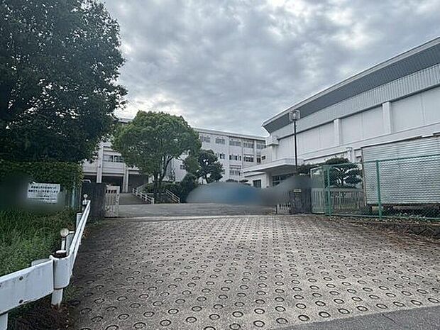 東海市立三ツ池小学校まで700m