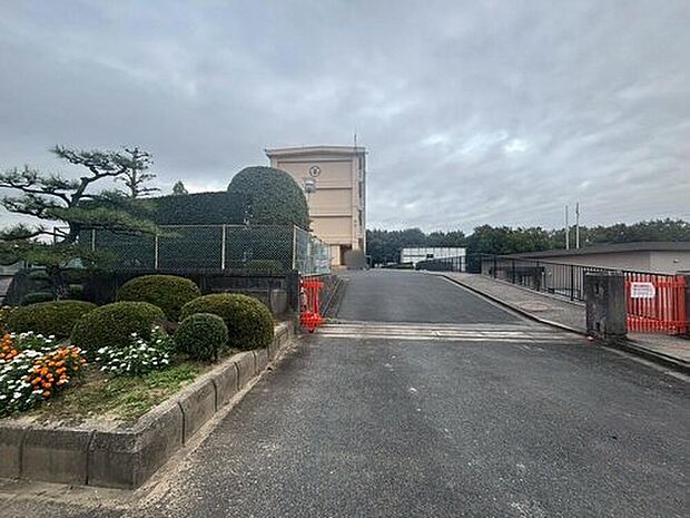 春日井市立北城小学校まで950m