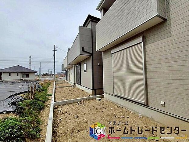 お庭スペース☆
全ての号棟にお庭がございます☆
マンションにはない戸建てならではのメリットです！
好きなお花でお庭をいっぱいに！
お子様やペットの遊び場にも♪