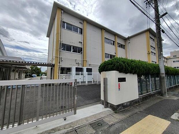 尾張旭市立旭中学校まで2821m