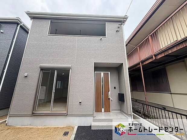 守山区小幡中三丁目　全３棟（写真３号棟）堂々完成しました☆ご案内可能です♪ご好評につき残り１棟！２台駐車可能、お庭付き☆お問い合わせはホームトレードセンター株式会社まで、お気軽に！
