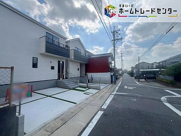 前面は、北側約６．０ｍの道路です。
ゆとりがあり、静かな環境の為、駐車も落ち着いて行えます。
お問い合わせはお気軽に♪