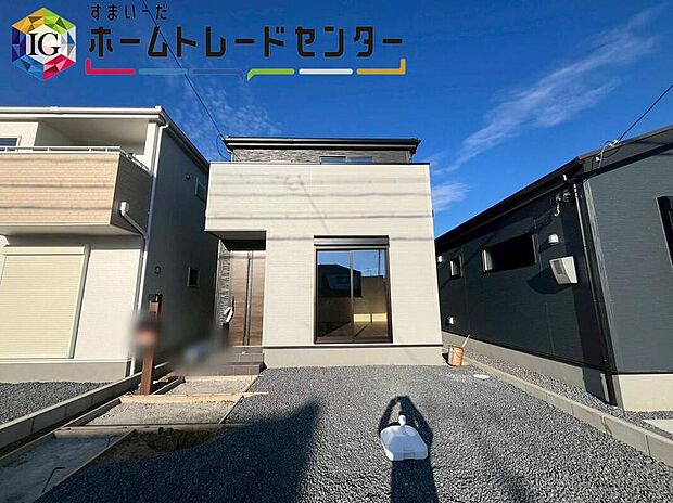 【現地外観写真】8号棟 駐車スペース
南西向き、日当たり良好☆
並列2台駐車可能のスペースがございます!