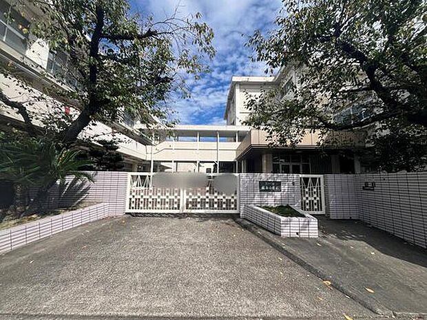 名古屋市立楠西小学校（約898m）