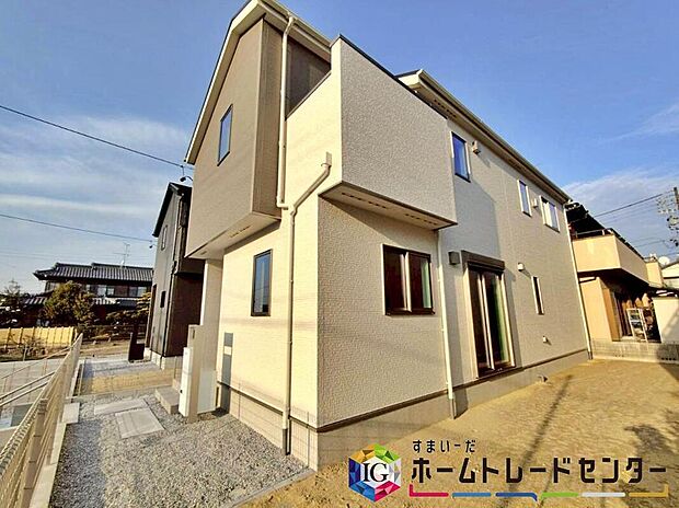 【現地外観写真】春日井市岩成台7丁目第1期(写真2号棟)
堂々完成しました☆ ご見学可能です♪
ぜひ現地にて、実際の建物・日当たり・周辺環境などご覧下さい♪
お問い合わせはお気軽に♪