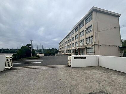 春日井市立坂下中学校 2300m(徒歩29分)