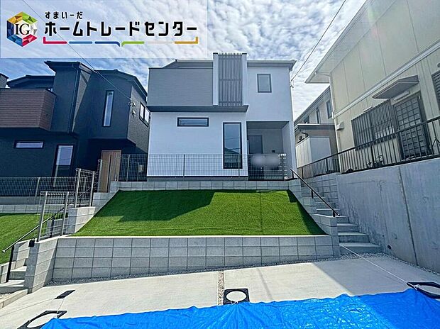 【現地外観写真】昭和区伊勝町　全２棟　（写真２号棟）
小学校まで徒歩9分、中学校まで徒歩12分！毎日のお子様の通学も安心の好立地です。