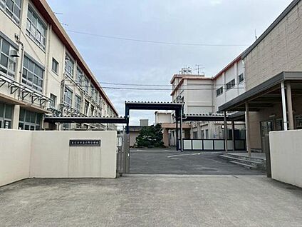 春日井市立小野小学校 1500m(徒歩19分)