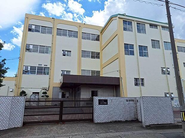 名古屋市立北中学校（約1,300m）