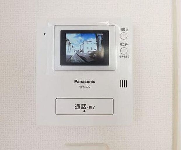 【インターホン】録画機能もあり、どのような人が何時に来訪されたのかが分かります。防犯上はもちろん、お届け物の把握などにも便利です。
