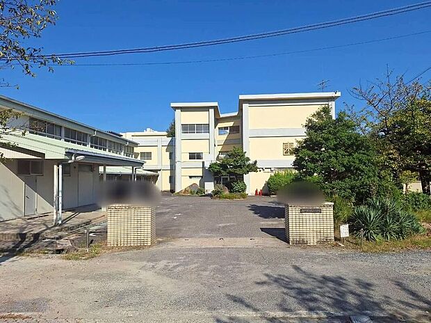 瀬戸市立東山小学校(約1,200m)