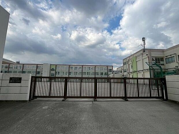 名古屋市立苗代小学校(約750m)
