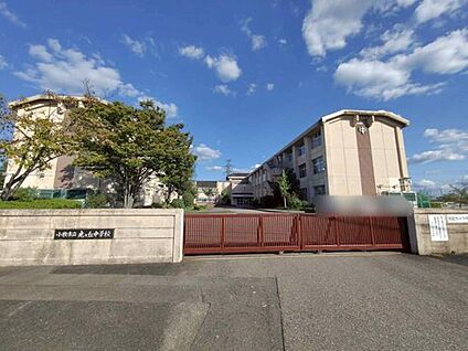小牧市立光ケ丘中学校 750ｍ(徒歩10分)