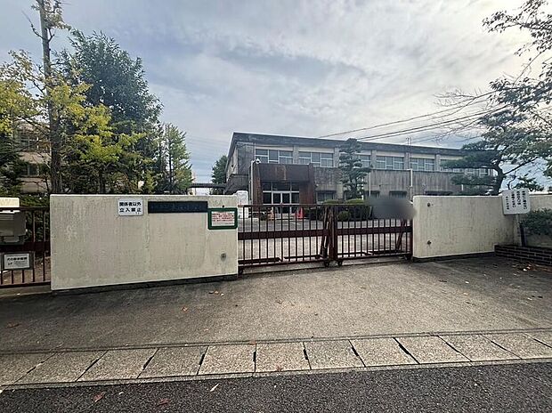 小牧市立本庄小学校（約550m）