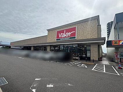 バロー勝川店 954m(徒歩12分)