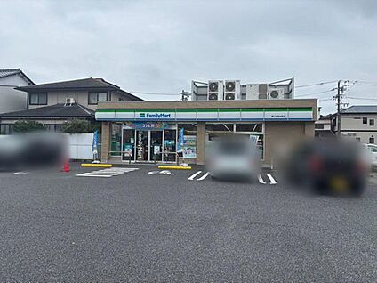 ファミリーマート春日井弥生町店 450m(徒歩6分)