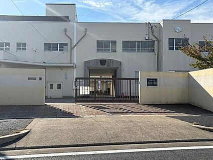 名古屋市立志段味中学校 600m(徒歩8分)