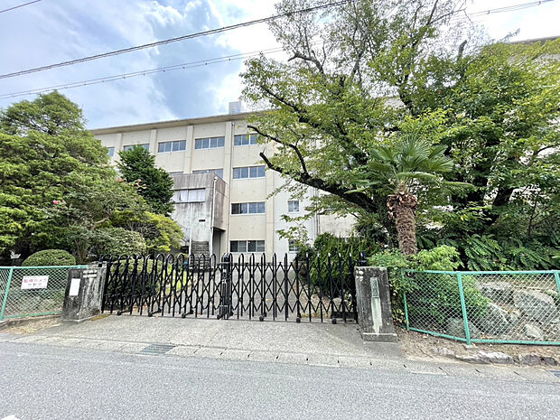 美川中学校（約1,300m）