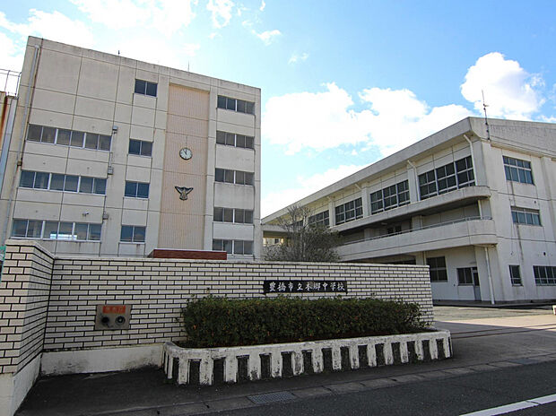 本郷中学校（約1,900m）