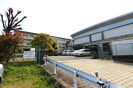 三ツ池小学校 650m