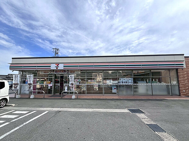 セブンイレブン 知多新知東店（約400m）