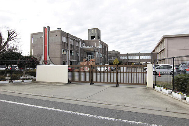 緑岡小学校（約624m）