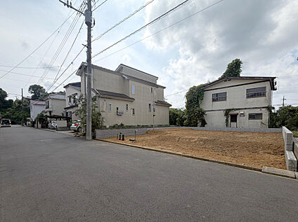 販売現地