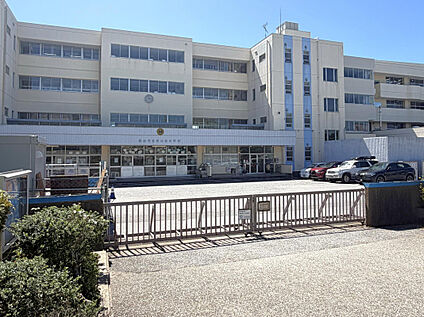 流山北小学校 645m