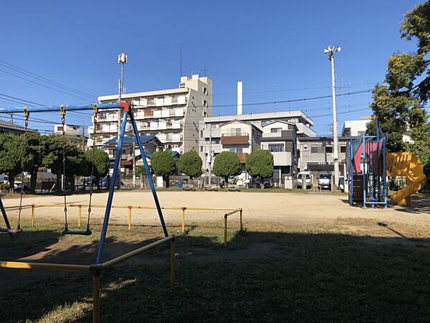 胡録公園(約617m)