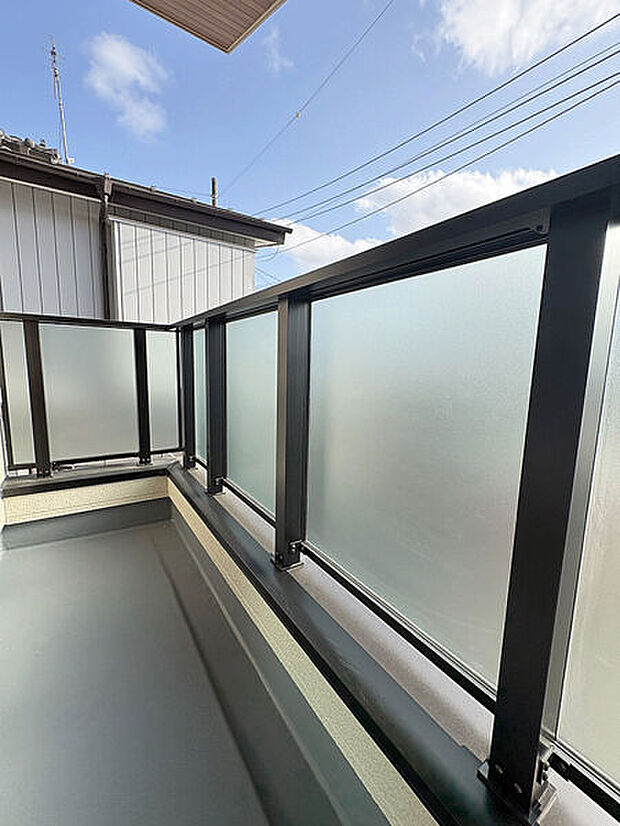 【その他内観】■バルコニー■
日当たりが良く、お洗濯がカラっと乾く南西向きのバルコニー！短い時間で乾くので、家事の時短に繋がります◎