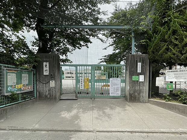 杉並区立三谷小学校(約656m)