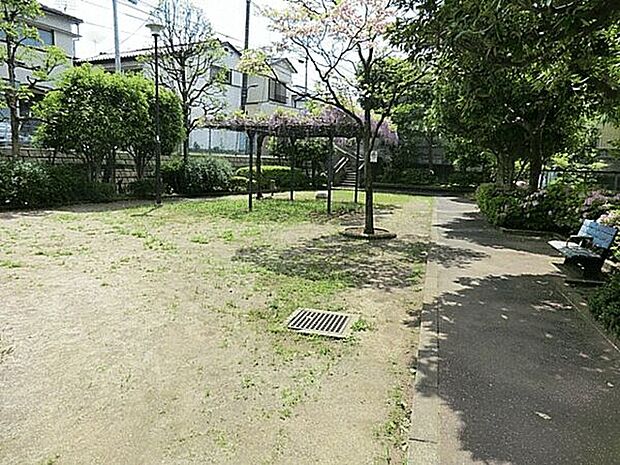 江古田二丁目公園(約242m)