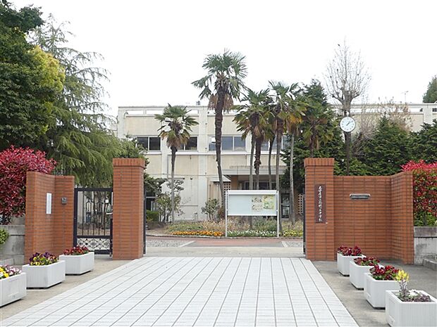 名古屋市立瑞穂ヶ丘中学校（約575m）