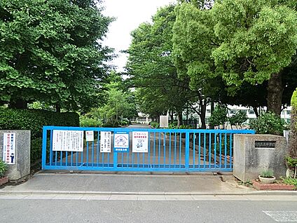 蕨市立東中学校 485m