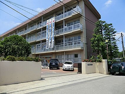 朝霞市立朝霞第三中学校 1355m