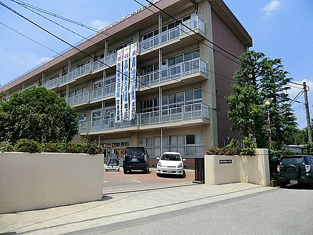 朝霞市立朝霞第三中学校(約1,355m)